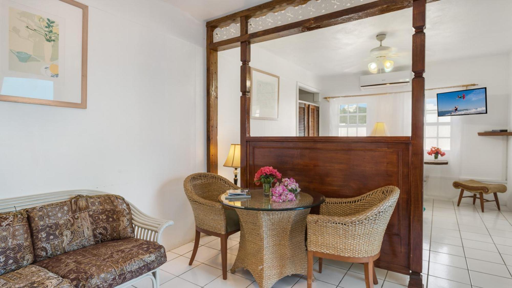 Edwards Guesthouse Sandy Ground Village エクステリア 写真